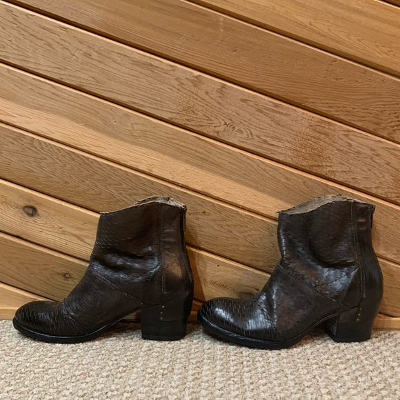 ITALIAN MADE Boots, Soft Leather, New Sole Grips, Size 37, Worn Once, Like New - Picture 2 of 6